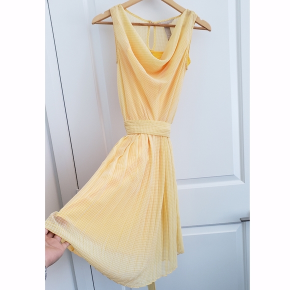 Banana Republic Pleated Dress - Size 0 - Picture 2 of 12